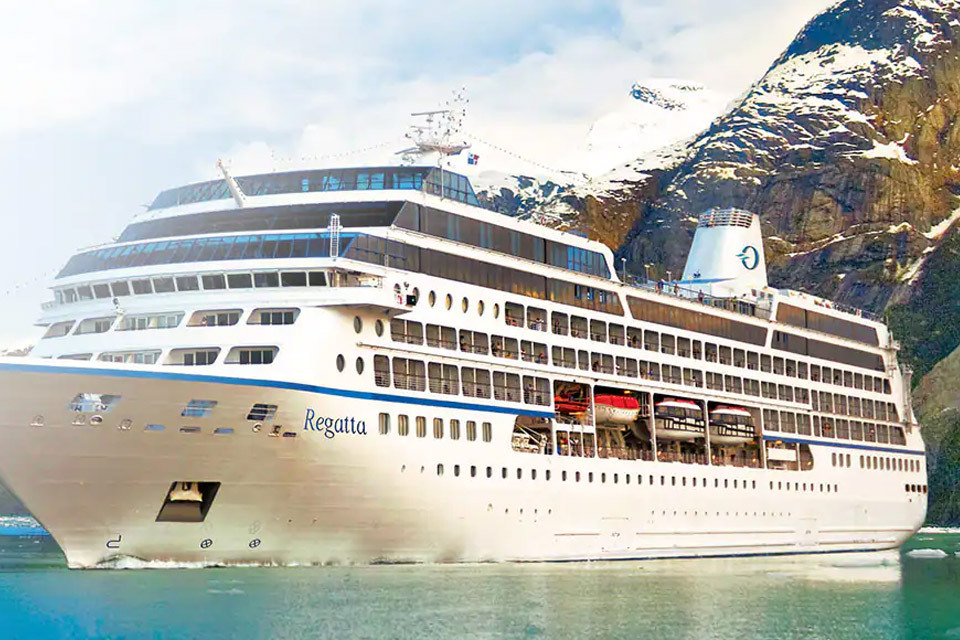 10 מפליגים למרחקים: 15 לילות על ספינת פאר של Oceania Cruises עם מלונות בהונג קונג ובסינגפור