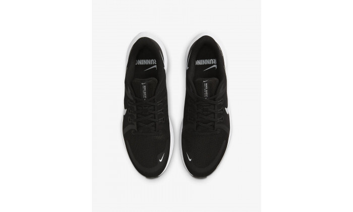 6 נעלי ריצה לגברים נייקי Nike, דגם Quest 4 בצבע שחור-לבן