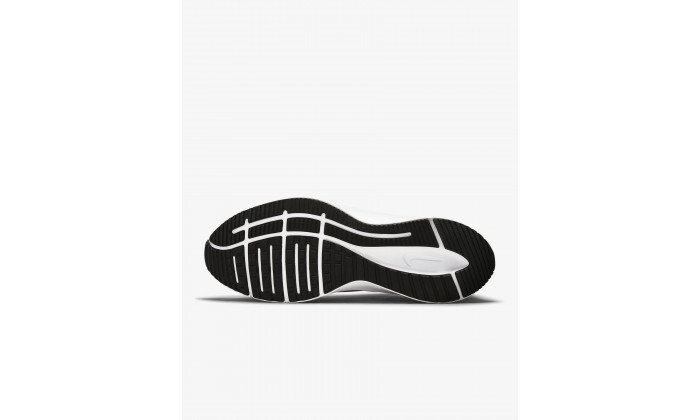 7 נעלי ריצה לגברים נייקי Nike, דגם Quest 4 בצבע שחור-לבן
