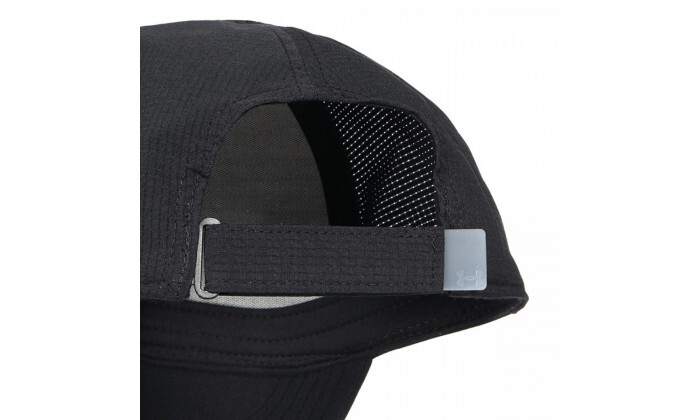 4 כובע מצחייה לילדים Under Armour דגם Gorro Logo בצבע שחור