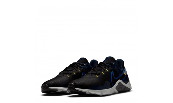 4 נעלי ריצה לגברים נייקי Nike, דגם Legend Essential 2 בצבע שחור-כחול
