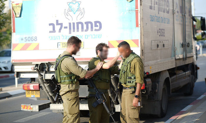 9 הלב עם ישראל: תרומה לעמותת פתחון לב - חבילות לחיילים, לחיילות ולתושבי הדרום