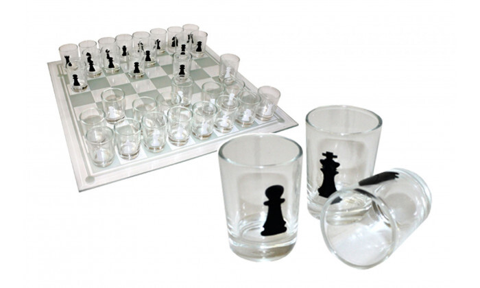 3 משחק שחמט שולחני בעיצוב כוסות שוט