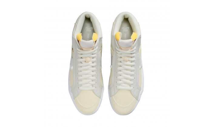 3 נעלי סניקרס Nike לגברים דגם SB Zoom Blazer Mid Premium - בז'/לבן
