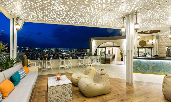 3 סופ"ש באווירת כריסמס בנצרת: 2 לילות במלון בוטיק רמדה אוליבייה, כולל סיור טעימות או ארוחת ערב