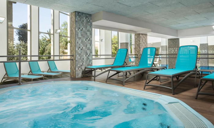 6 סופ"ש באווירת כריסמס בנצרת: 2 לילות במלון בוטיק רמדה אוליבייה, כולל סיור טעימות או ארוחת ערב