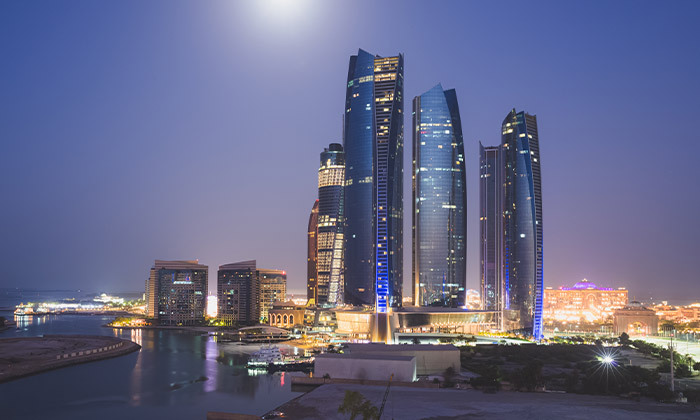 חופשה מול הנופים הפנורמיים באבו-דאבי: 3/4 לילות במלון 5* Jannah Burj Al Sarab עם טיסות ישירות