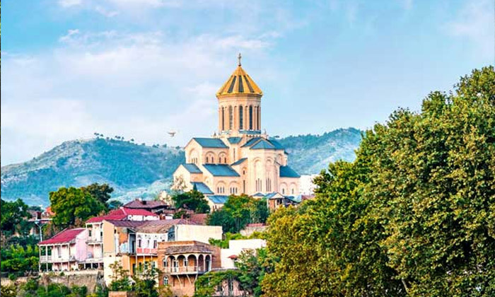 8 דצמבר בטביליסי: 3/6 לילות במלון כולל טיסות ישירות והעברות - גם בכריסמס וחנוכה 
