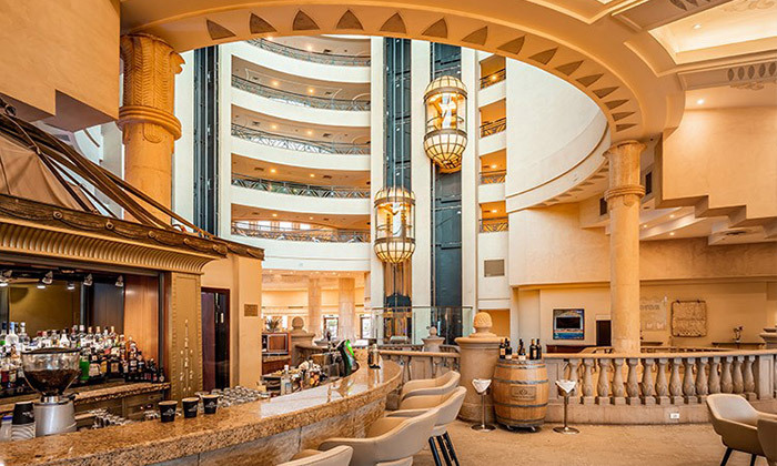 8 חופשה משפחתית 5* באילת: 2 לילות במלון מלכת שבא מרשת אסטרל - כולל ארוחת ערב אחת מתנה