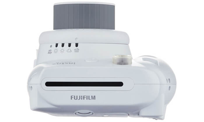 8 מצלמת Fuji Instax